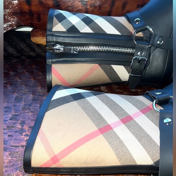 Burberry Zane Vintage Check Harness Rain Boots 👢 Excellent Condition Size 7 37 - Picture 9 of 16